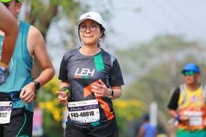 BIB: 195, 152, 40018
                            <button type="button" onclick="openModal(9891450)" class="btn btn-primary btn-sm float-right btn-popup" data-toggle="modal" data-target=".modal-high-quality">
                        <i class="fas fa-shopping-cart"></i> Add to Cart
                    </button>
                                            <button type="button" onclick="isThisMe(9891450, true)" class="btn btn-success btn-sm float-right btn-popup btn-isme hidden" data-toggle="tooltip" data-placement="bottom" title="นี่คือรูปของคุณใช่ไหม คลิกที่นี่เพื่อเอาเข้าอัลบั้ม">
                        <i class="fas fa-plus"></i> Add to album
                    </button>
                    <button type="button" onclick="isThisMe(9891450, false)" class="btn btn-warning btn-sm float-right btn-popup btn-isnotme hidden">
                        <i class="fas fa-ban"></i> Remove from album
                    </button>